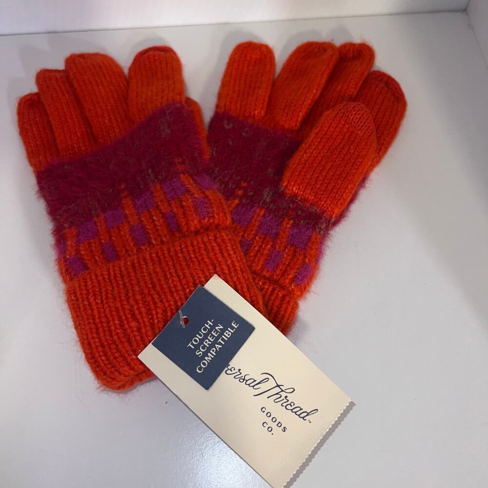 Universal Thread, size OS touch screen compatible, orange red knit gloves NEW
